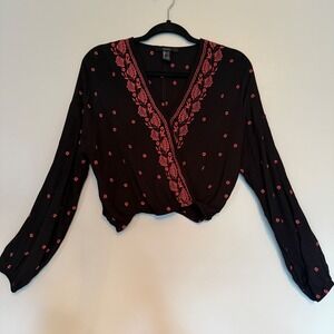 Forever 21 Womens Black Pink Embroidered Faux Wrap Crop Top Long Sleeve Small
